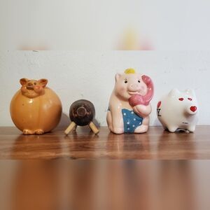 Lot of 4 Pigs